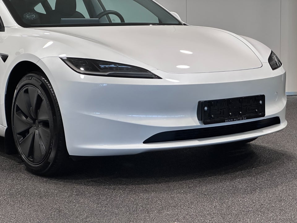 Tesla Model 3 RWD 4d