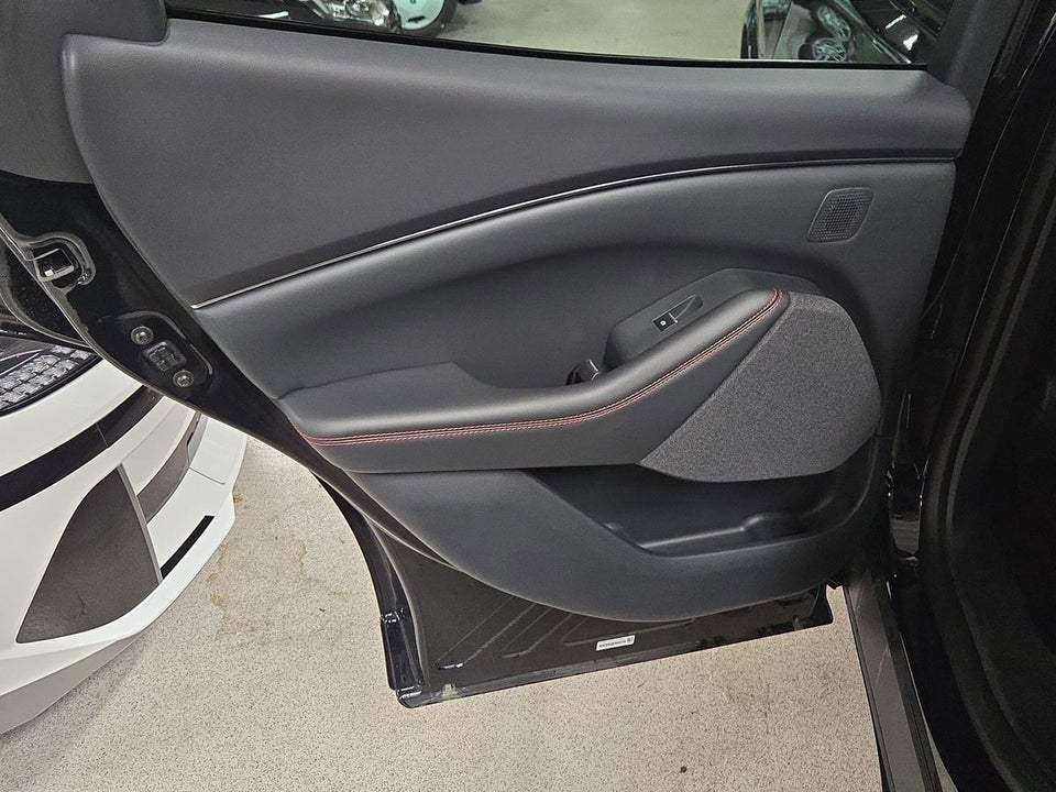 Ford Mustang Mach-E 98 Premium Extended Range AWD 5d