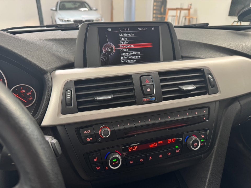 BMW 320d 2,0 Touring 5d