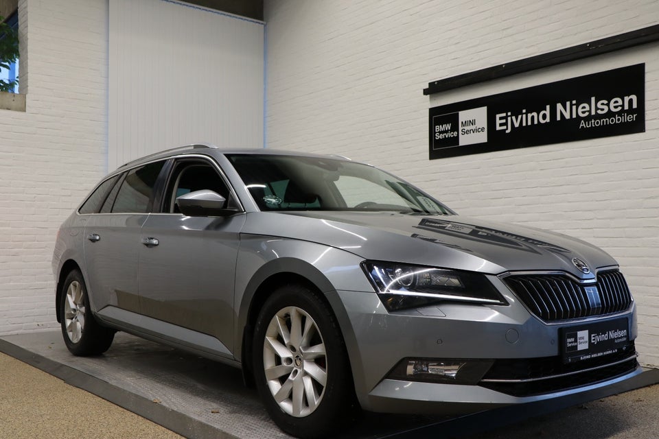 Skoda Superb 2,0 TDi 150 Style Combi DSG 5d