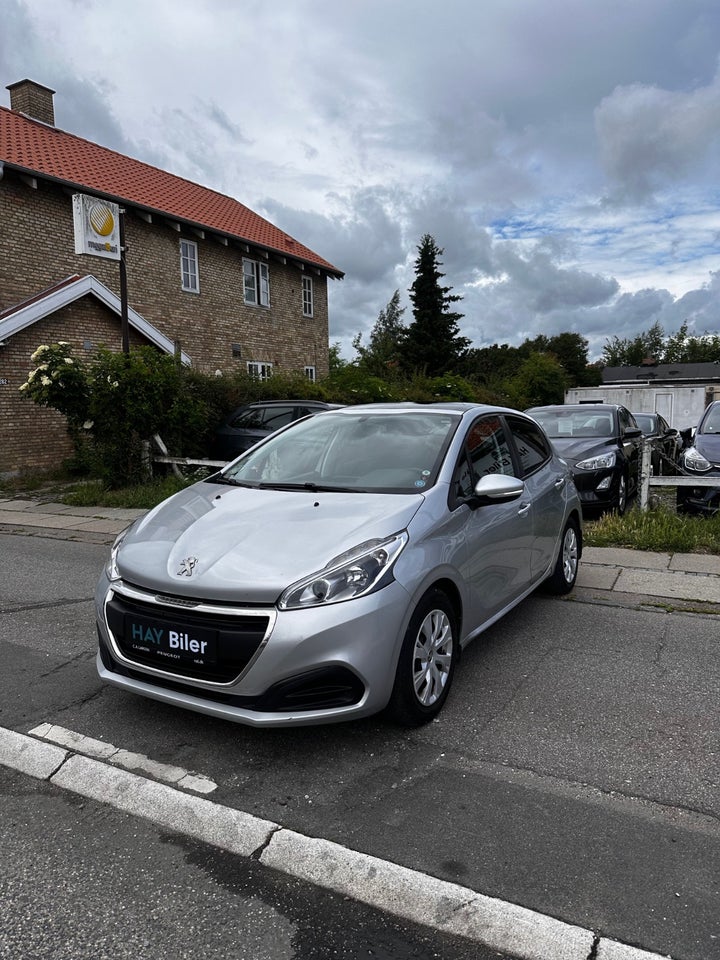 Peugeot 208 1,6 BlueHDi 100 Allure Sky 5d