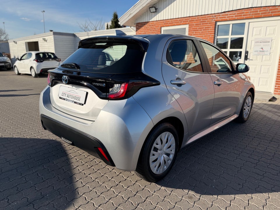 Toyota Yaris 1,5 Hybrid H3 e-CVT 5d
