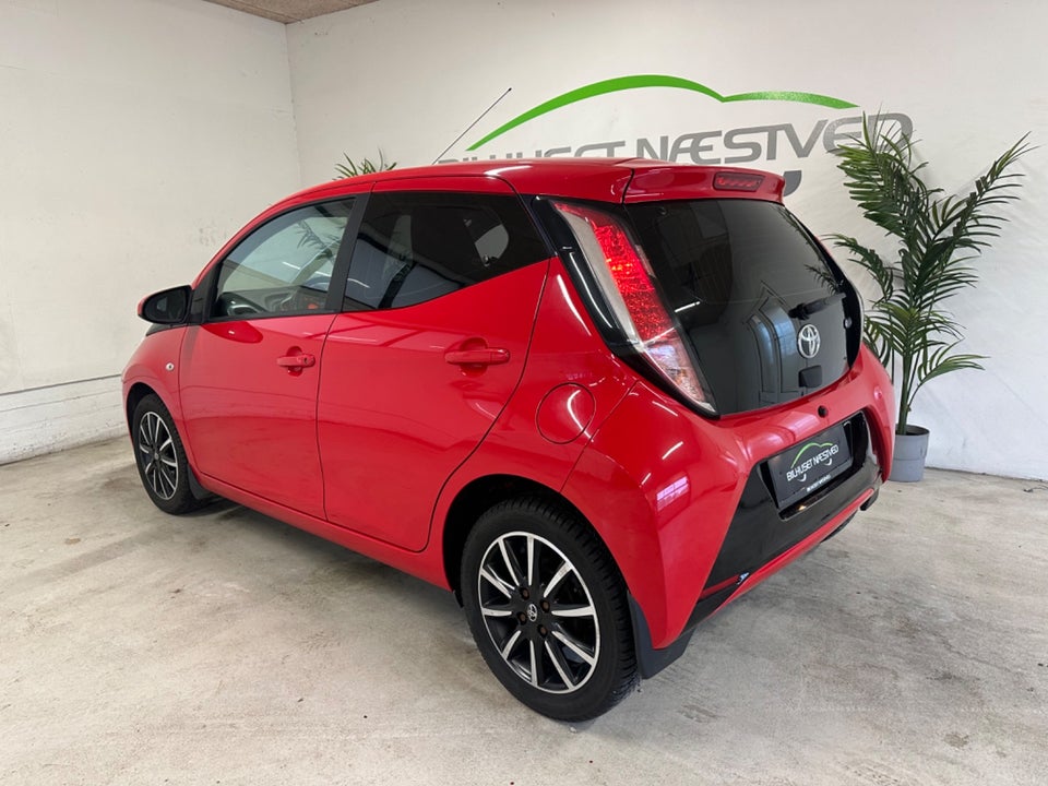 Toyota Aygo 1,0 VVT-i x-press 5d