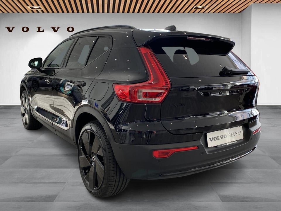 Volvo EX40 Extended Range Black Edition 5d