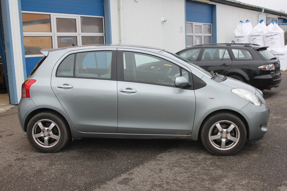 Toyota Yaris 1,3 Luna Sport 5d