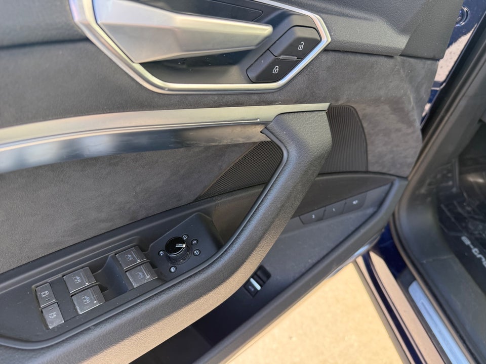 Audi e-tron 55 S-line Sportback quattro 5d