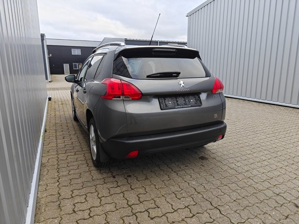 Peugeot 2008 1,2 VTi 82 Active Sky 5d