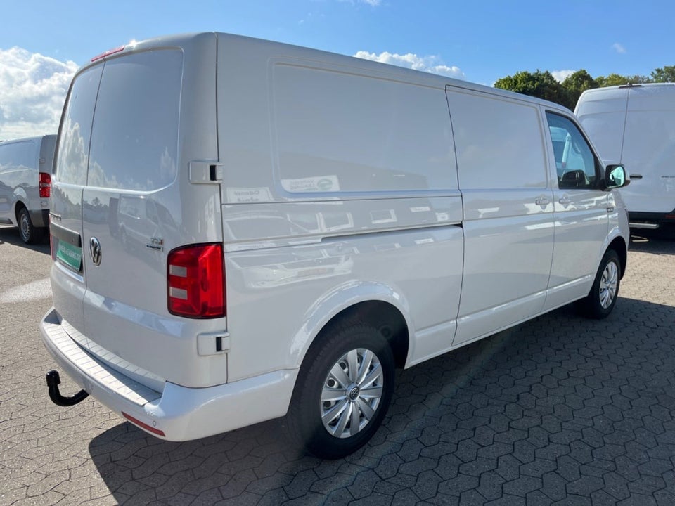 VW Transporter 2,0 TDi 140 Kassevogn DSG lang