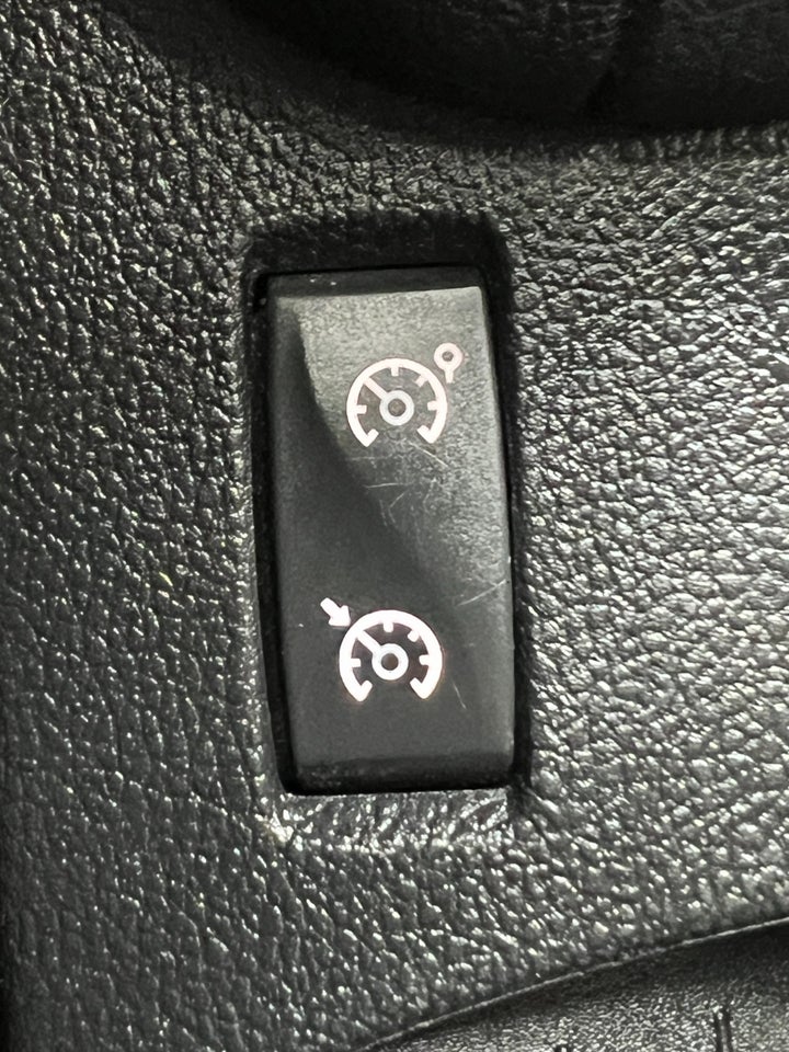 Renault Clio IV 1,5 dCi 90 Limited Sport Tourer 5d