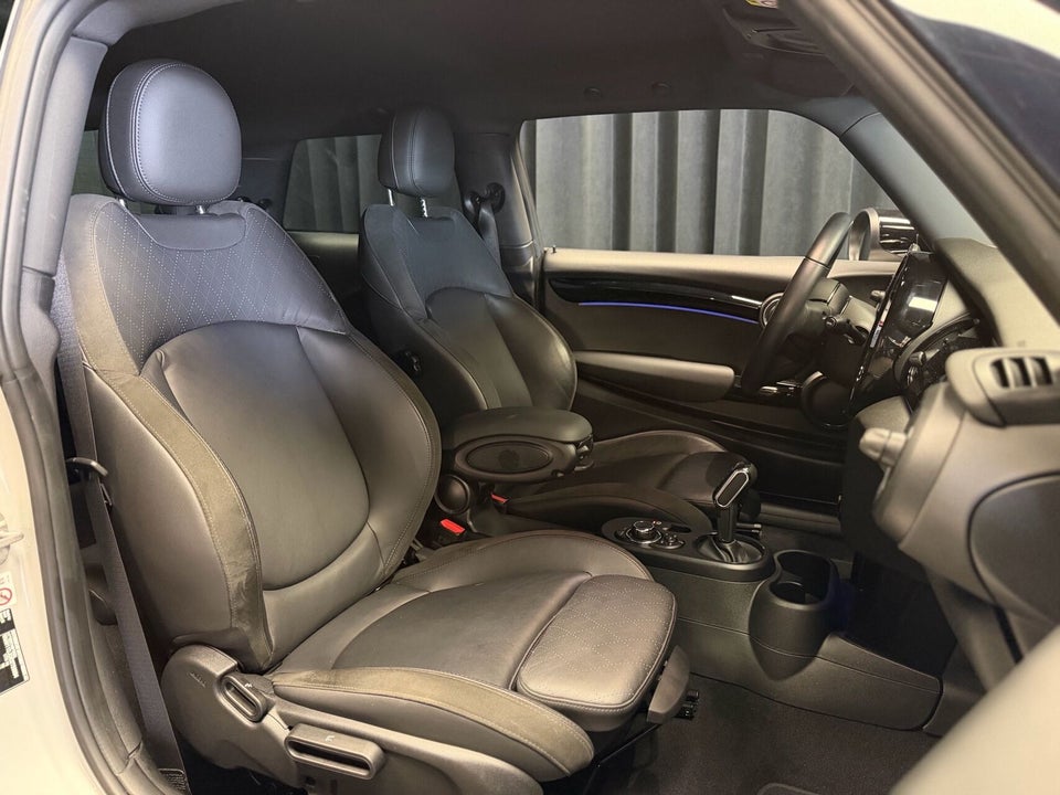 MINI Cooper SE Classic Trim 3d
