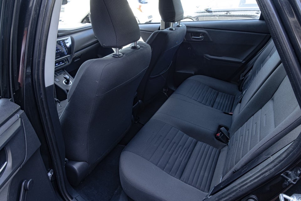Toyota Auris 1,8 Hybrid H1 Touring Sports CVT 5d