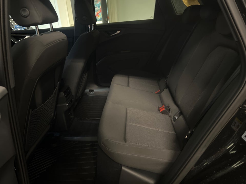 Audi Q4 e-tron 40  5d