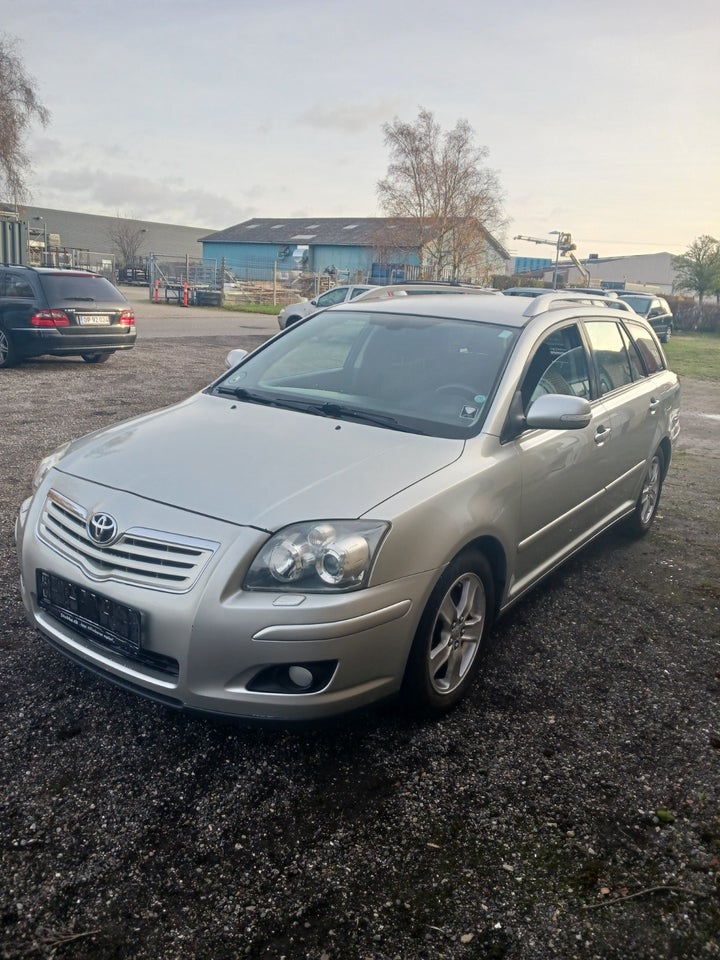 Toyota Avensis 2,0 Sol stc. 5d