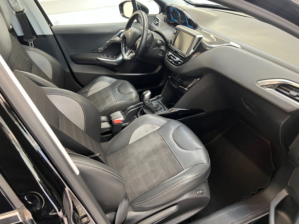 Peugeot 2008 1,6 BlueHDi 100 Allure Sky 5d