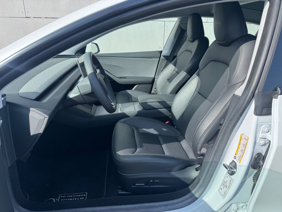 Tesla Model 3 RWD 4d