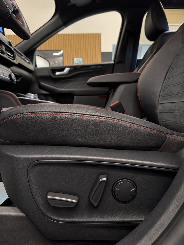 Ford Kuga 2,5 PHEV ST-Line X CVT 5d
