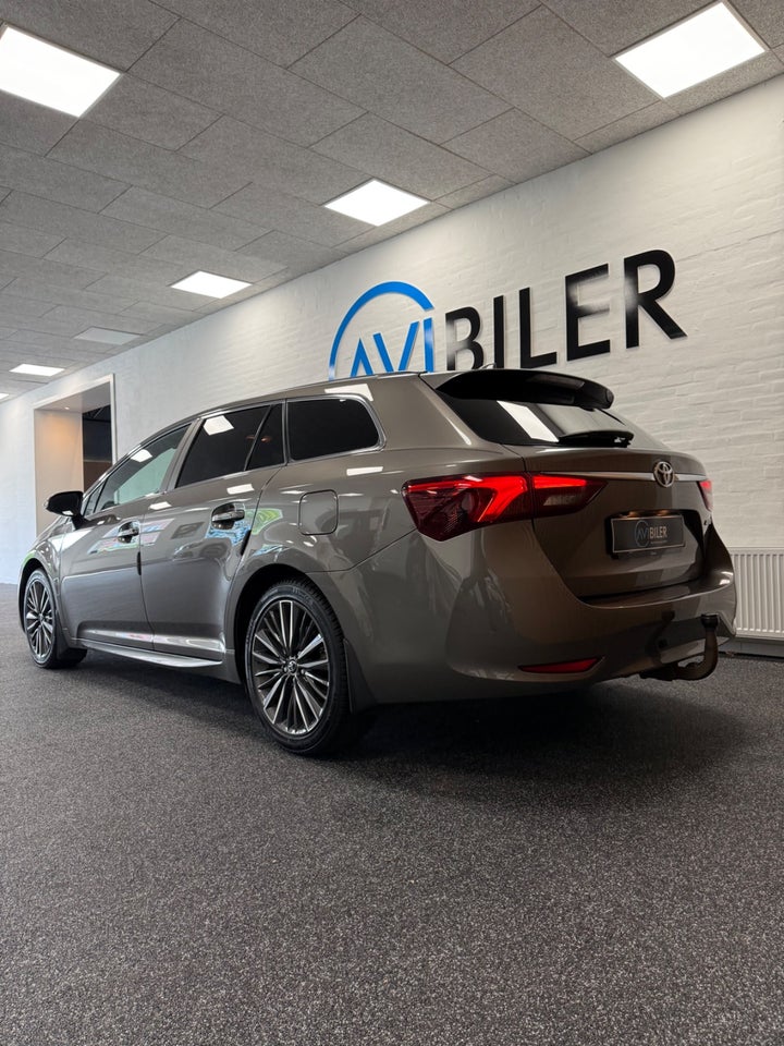 Toyota Avensis 1,8 VVT-i T2 Premium Touring Sports MDS 5d