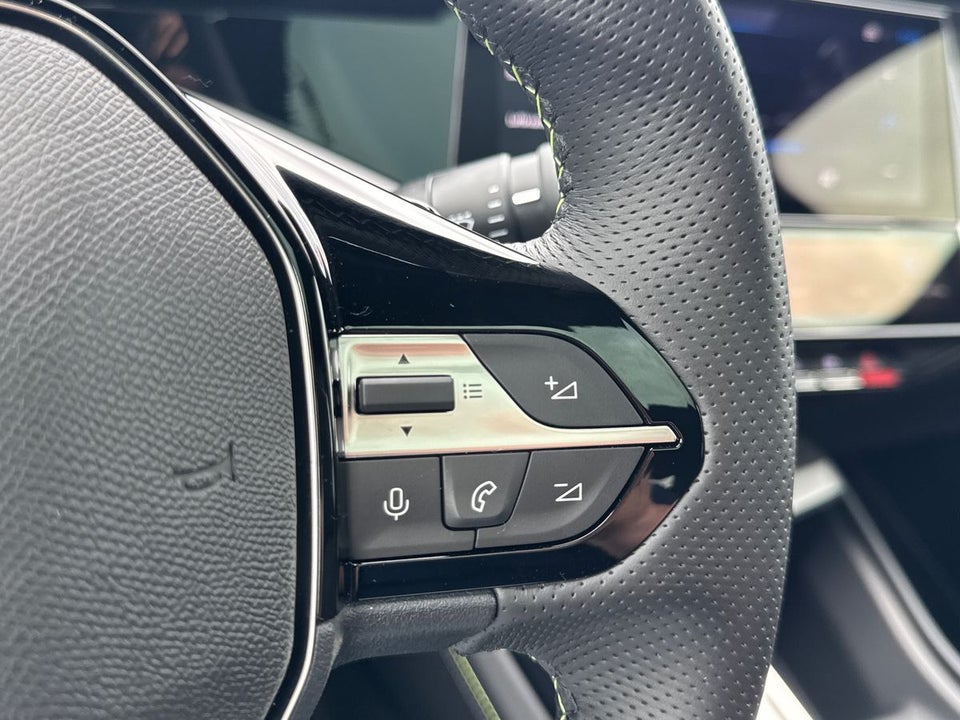 Peugeot e-408 58 GT 5d