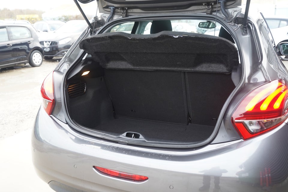 Peugeot 208 1,5 BlueHDi 100 Like Sky 5d