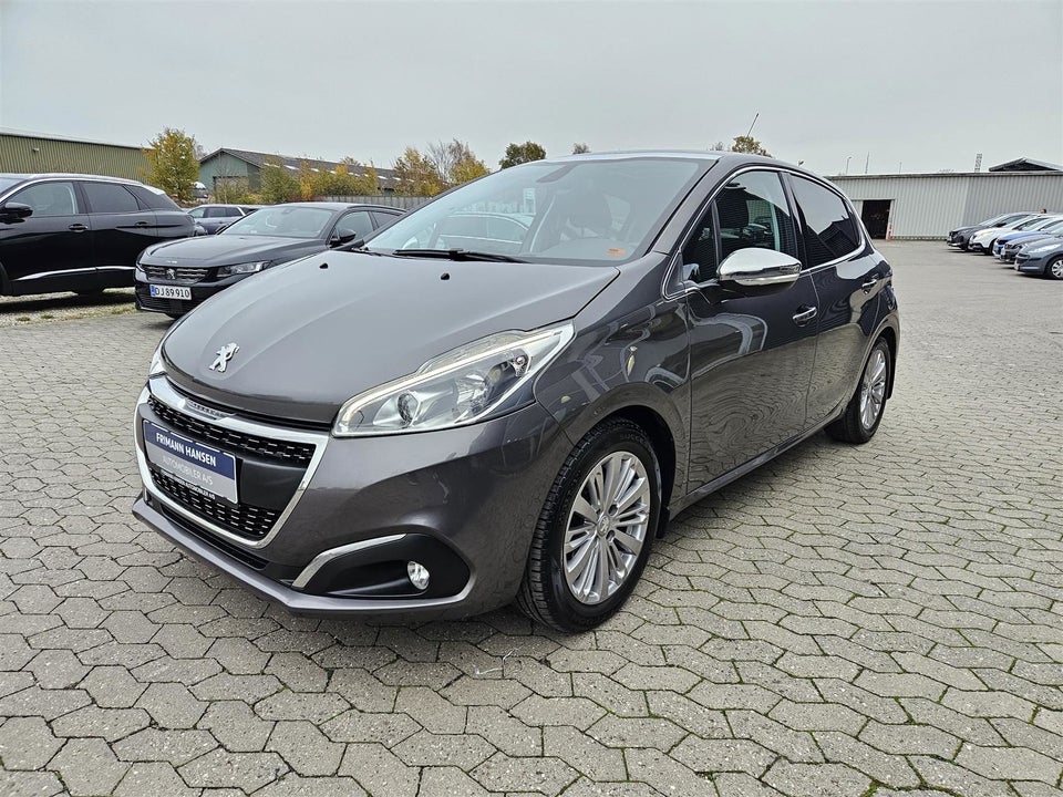 Peugeot 208 1,2 PureTech 82 Signature Sky 5d