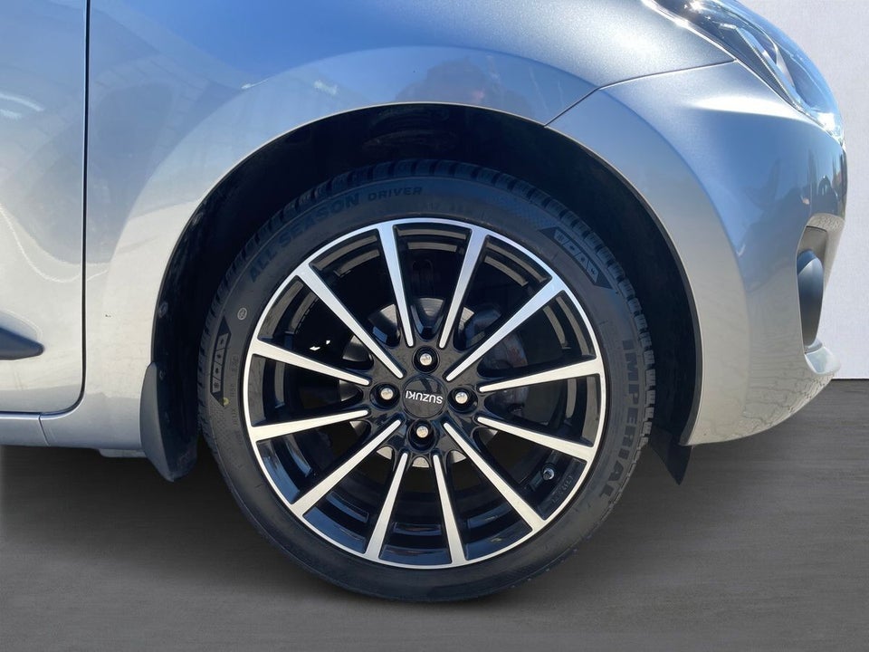 Suzuki Swift 1,2 Dualjet Exclusive CVT 5d