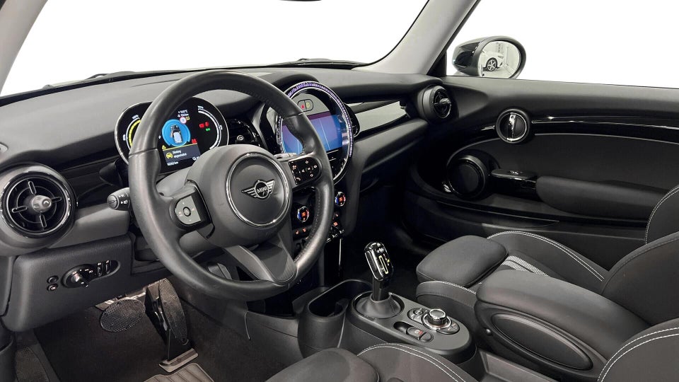 MINI Cooper SE Essential 3d