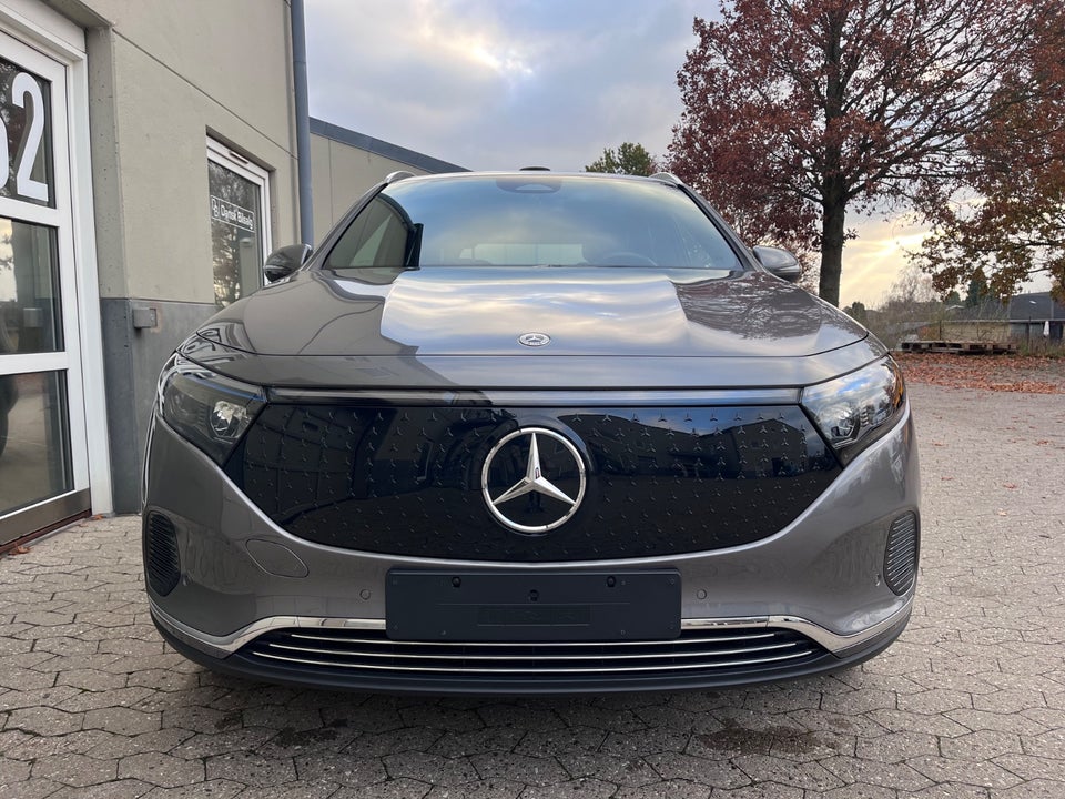 Mercedes EQA300 Progressive 4Matic 5d