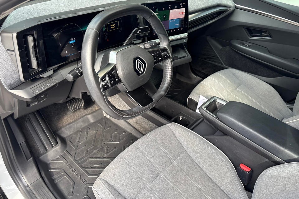 Renault Megane E-Tech 40 Equilibre 5d