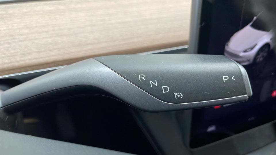 Tesla Model Y Long Range AWD 5d