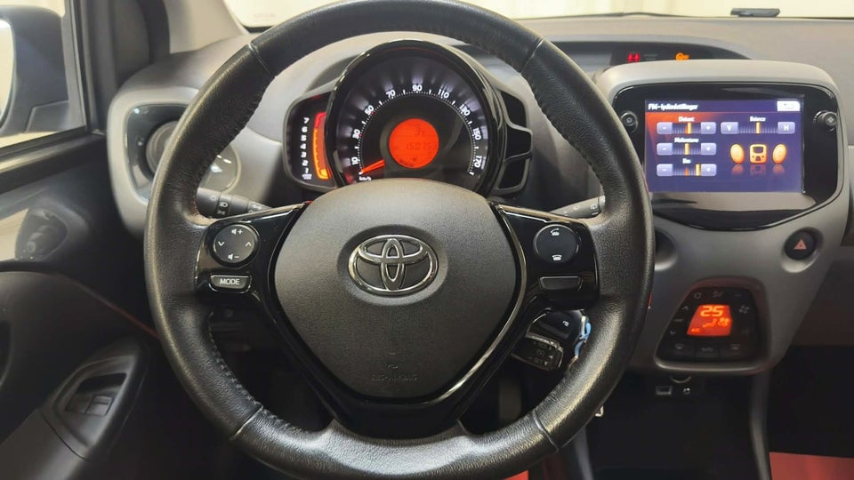 Toyota Aygo 1,0 VVT-i x-play 5d