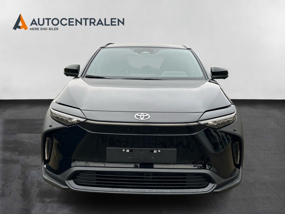 Toyota bZ4X Business+ 5d