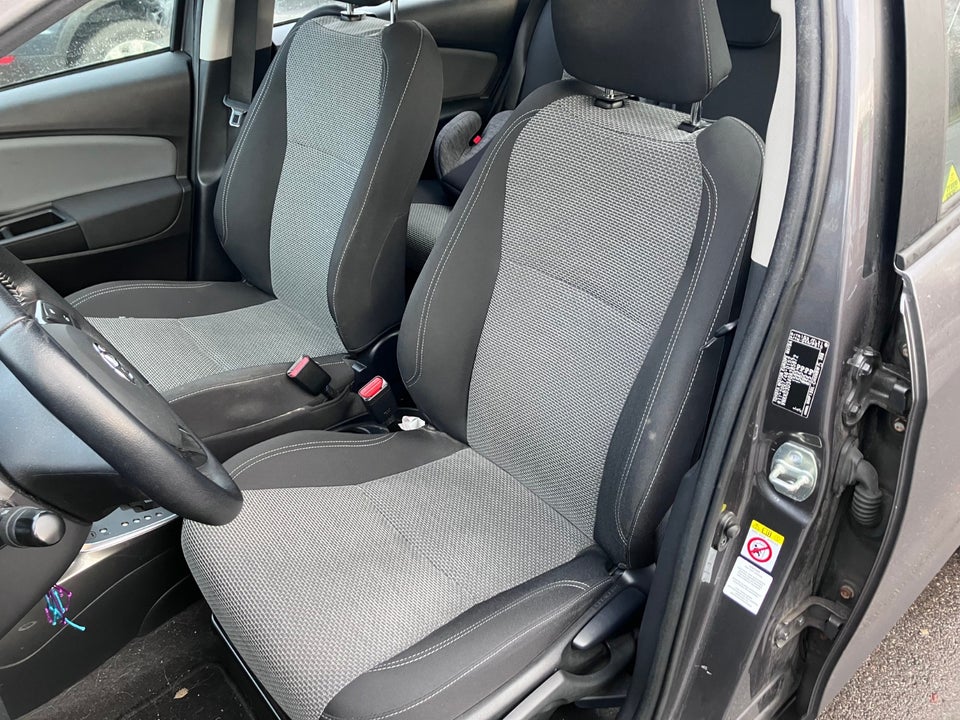 Toyota Yaris 1,5 Hybrid H1 e-CVT 5d