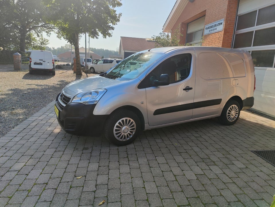 Peugeot Partner 1,6 BlueHDi 100 L2 Flex Van 5d