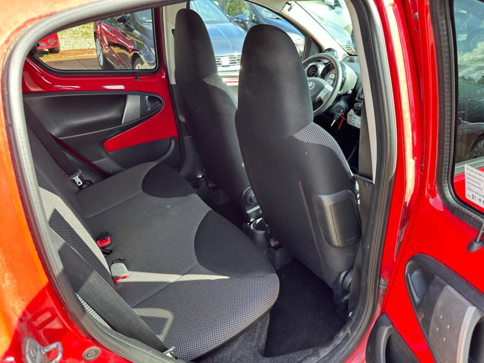 Toyota Aygo 1,0 VVT-i Red&Black 5d