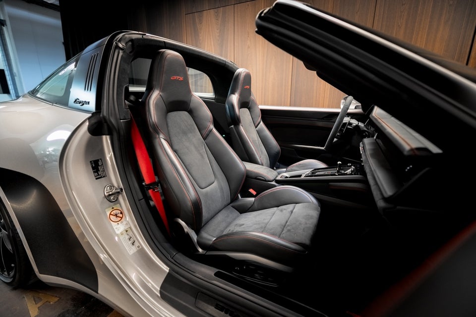 Porsche 911 Targa 4 GTS 3,0 PDK 2d