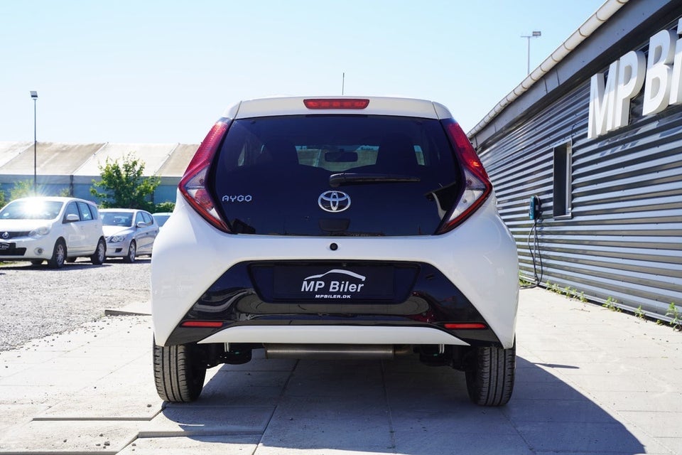 Toyota Aygo 1,0 VVT-i x-press x-shift 5d