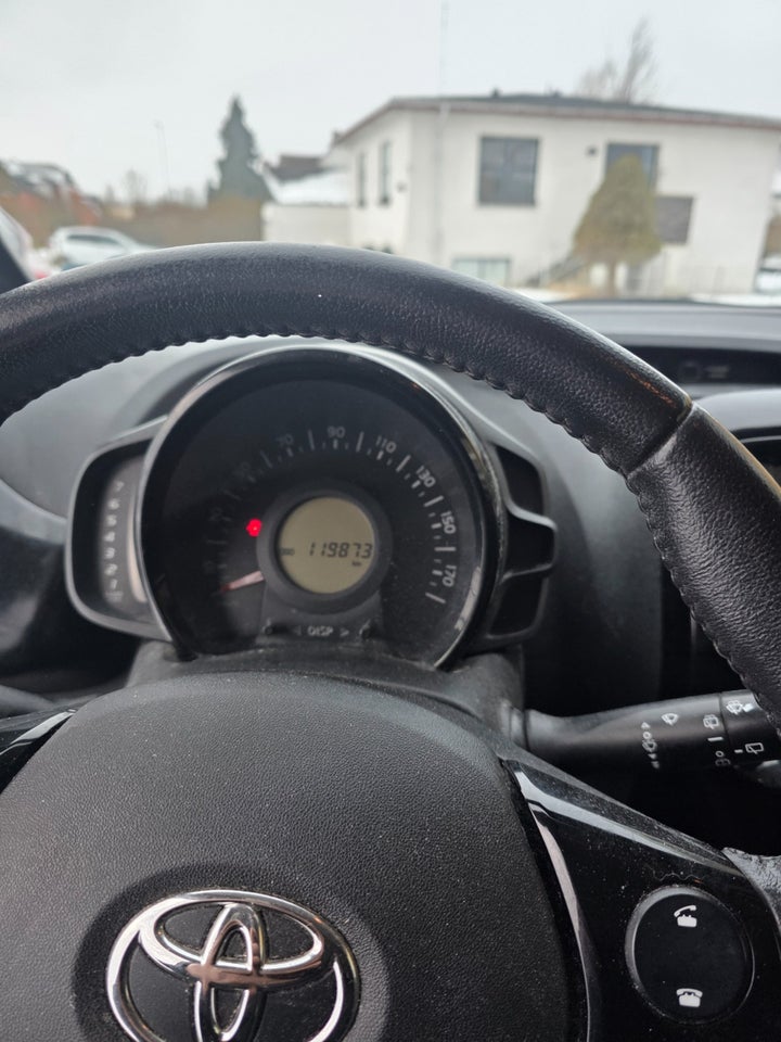 Toyota Aygo 1,0 VVT-i x-change 5d