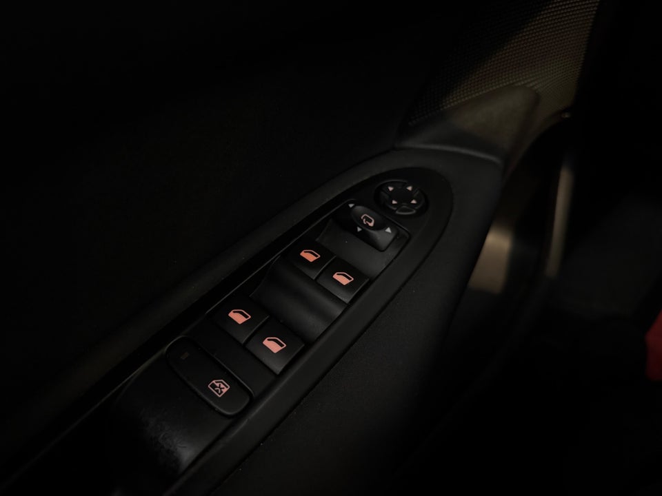 Citroën C4 1,6 e-HDi 115 Exclusive E6G 5d