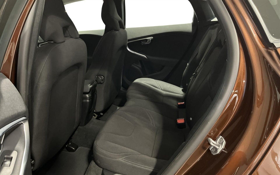 Volvo V40 CC 1,5 T3 152 aut. 5d