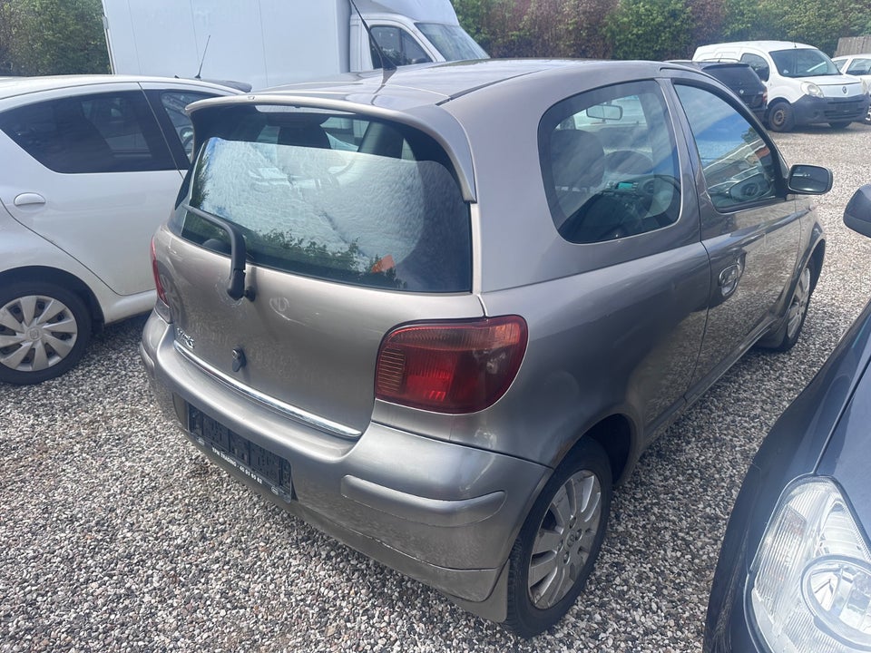 Toyota Yaris 1,3 Blue 3d