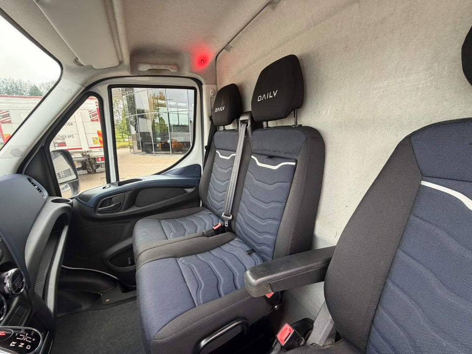 Iveco Daily 2,3 35S16 16m³ Van AG8