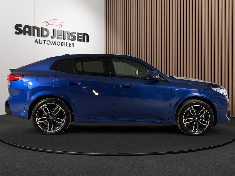 BMW iX2 xDrive30 M-Sport Premium 5d