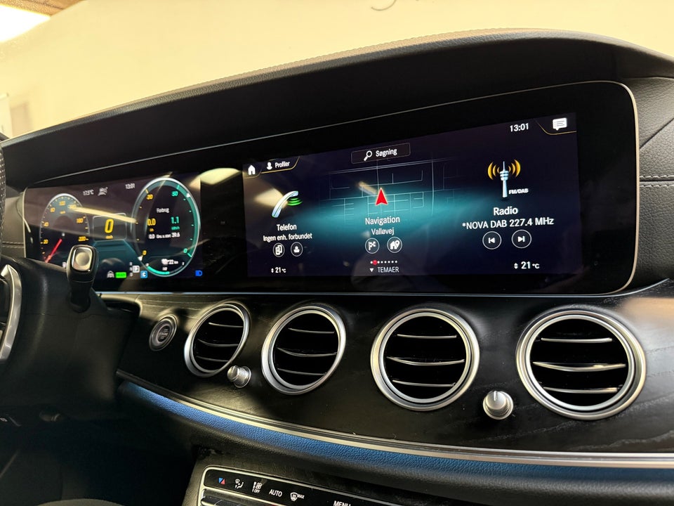 Mercedes E300 de 2,0 AMG Line stc. aut. 4Matic 5d