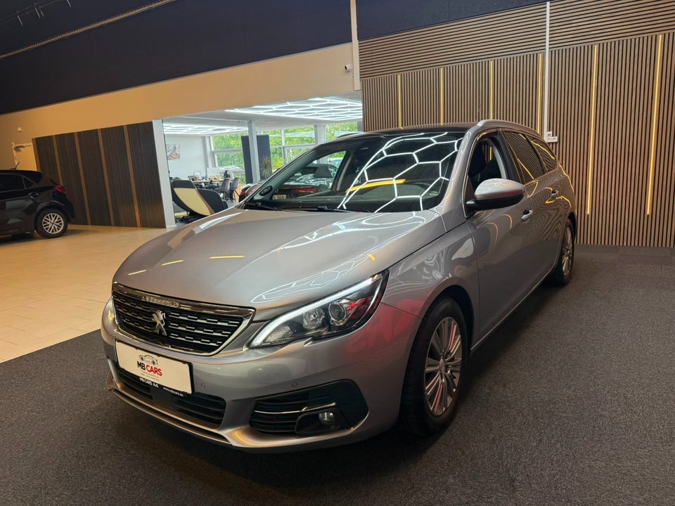 Peugeot 308 1,2 PureTech 130 Selection Sky SW 5d