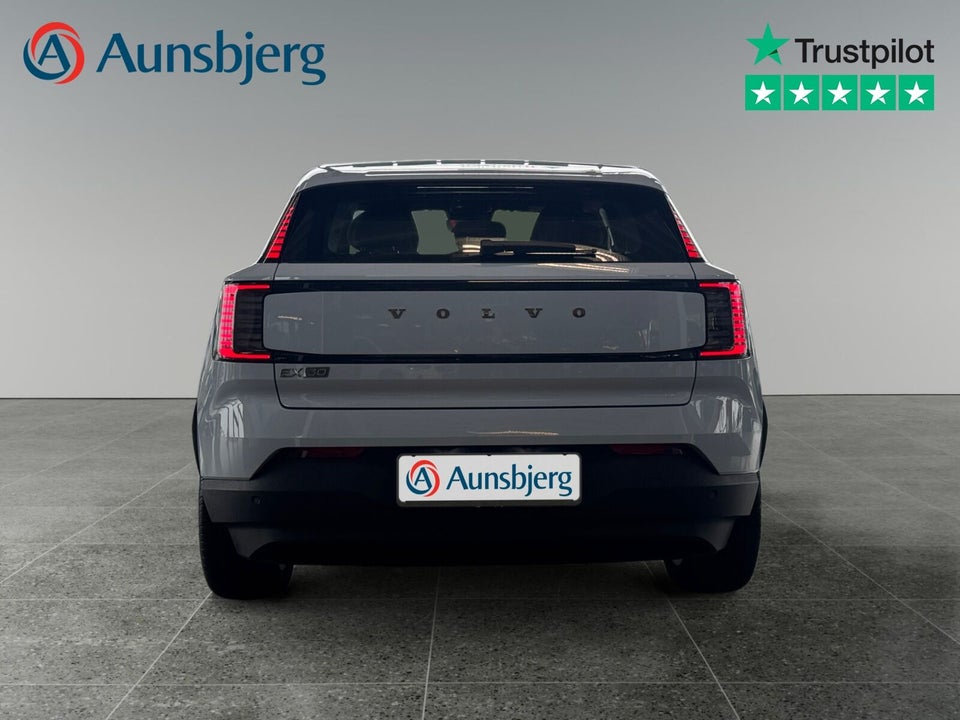 Volvo EX30 Standard Range Core 5d