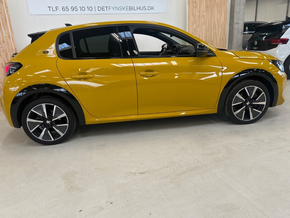 Peugeot e-208 50 GT 5d