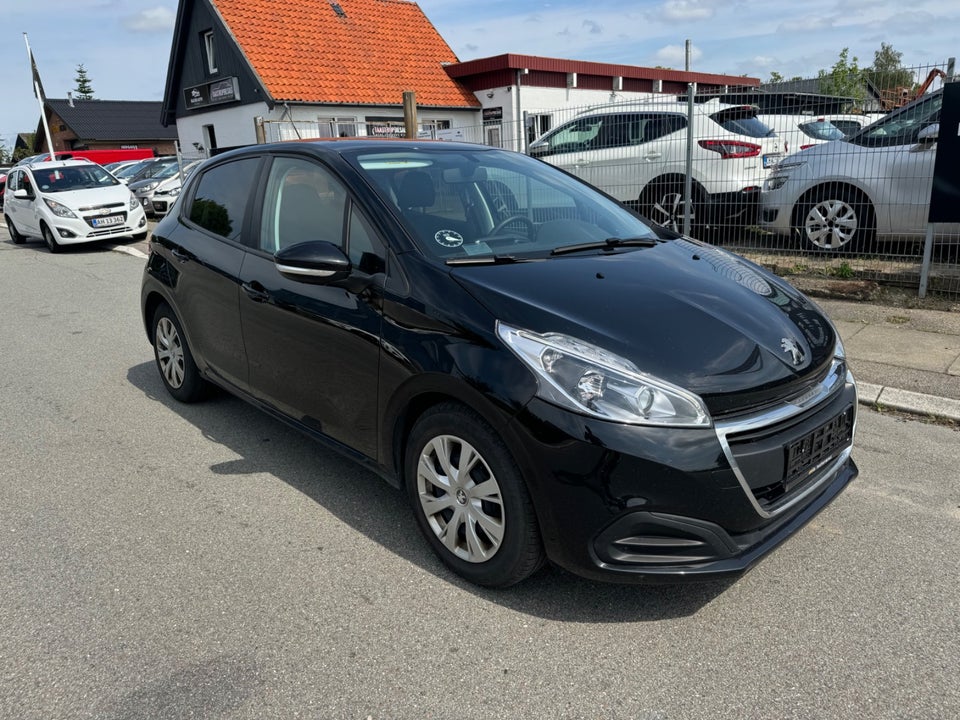 Peugeot 208 1,5 BlueHDi 100 Like Sky 5d