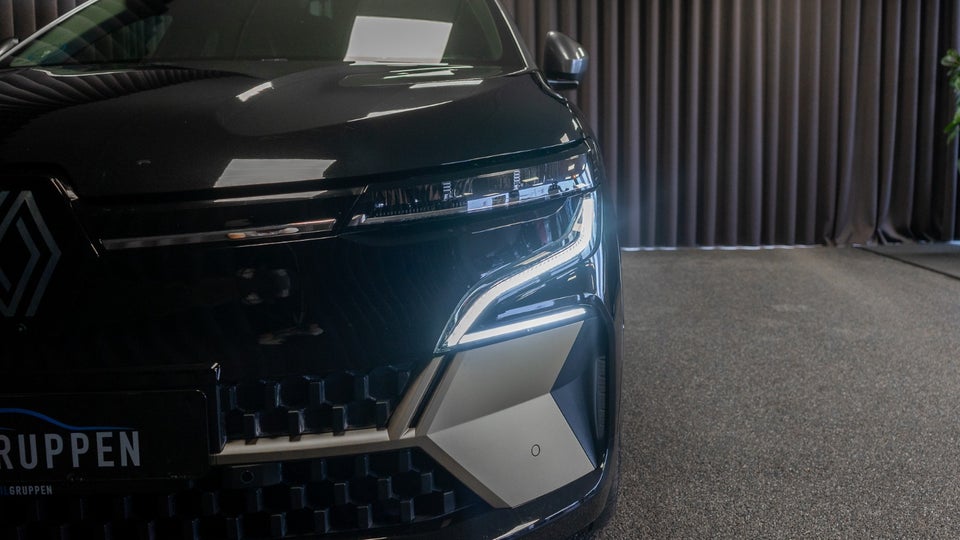 Renault Megane E-Tech 60 Iconic 5d