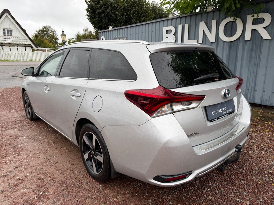 Toyota Auris 1,8 Hybrid H2 Comfort Touring Sports CVT 5d