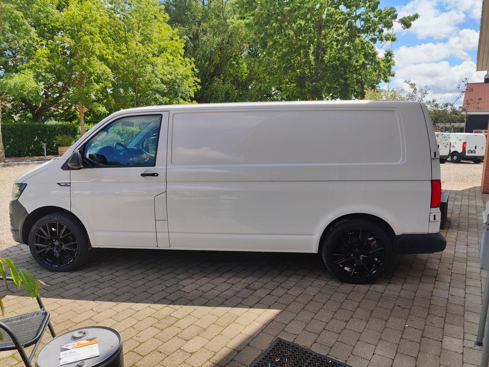 VW Transporter 2,0 TDi 150 Kassevogn DSG lang